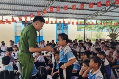 TUYÊN TRUYỀN GIÁO DỤC PHÁP LUẬT CHO HỌC SINH TRƯỜNG TIỂU HỌC VĨNH BÌNH BẮC 4