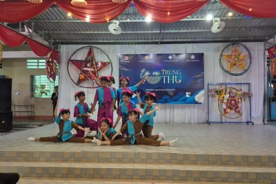ẢNH: EM VUI TRUNG THU 2025