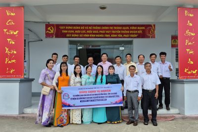 CHI BỘ CƠ SỞ TRƯỜNG TIỂU HỌC VĨNH BÌNH BẮC 4 TỔ CHỨC HÀNH TRÌNH VỀ NGUỒN TẠI KHÔNG GIAN VĂN HÓA HỒ CHÍ MINH
