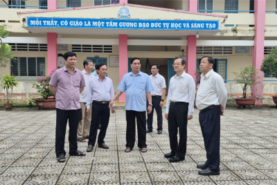 ẢNH: ĐẠI TƯỚNG LÊ HỒNG ANH ĐẾN THĂM VÀ LÀM VIỆC TẠI TRƯỜNG TIỂU HỌC VĨNH BÌNH BẮC 4